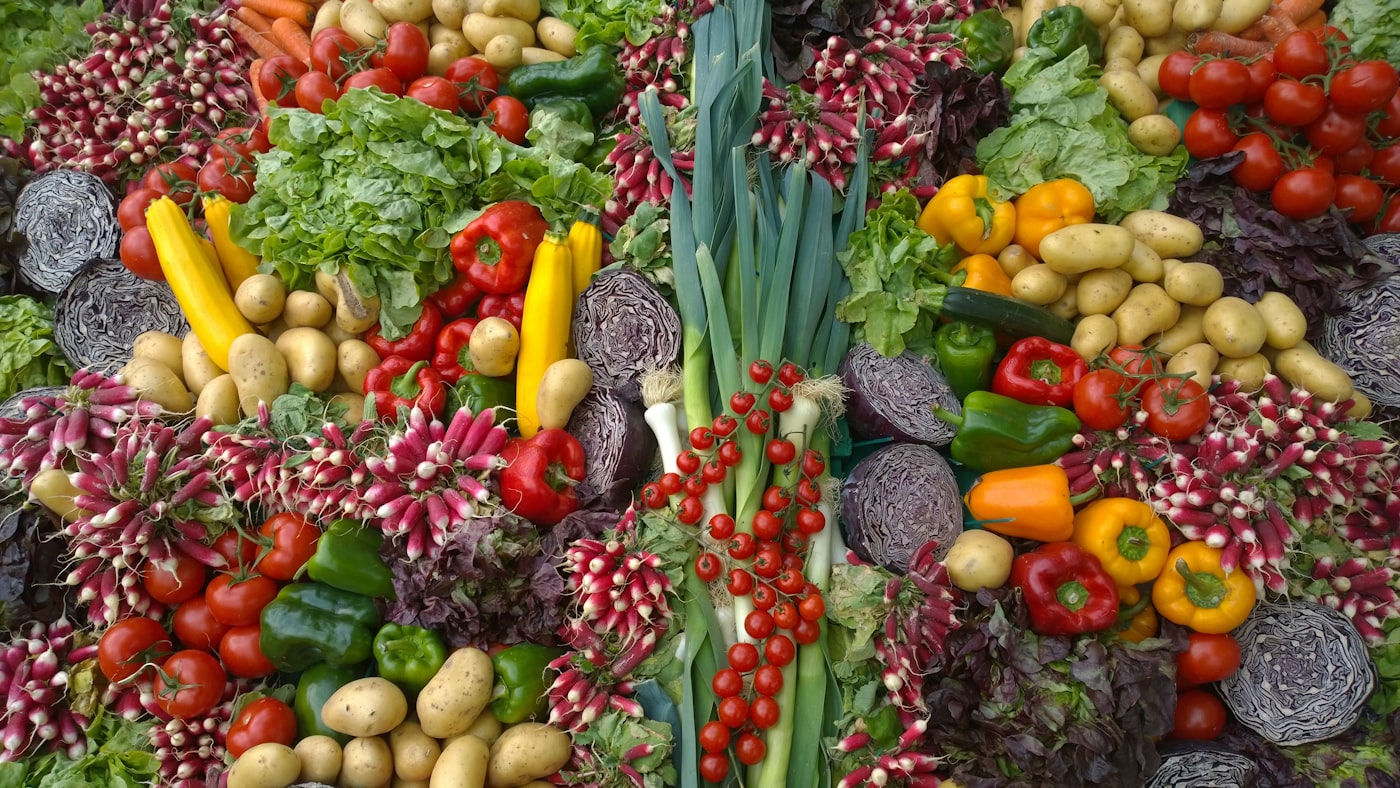 Vegetable preparation line layout for central kitchen production
